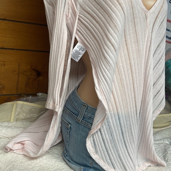 We The Free  Lt Pink  Astoria Hacci Top- Semi Sheer- Free People- NWT SZ XS - Picture 3 of 8